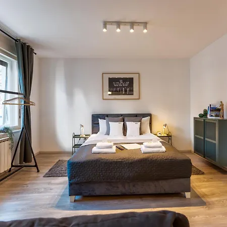 Zigzag Apartment Belgrad
