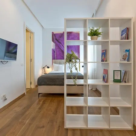 Zigzag Apartment